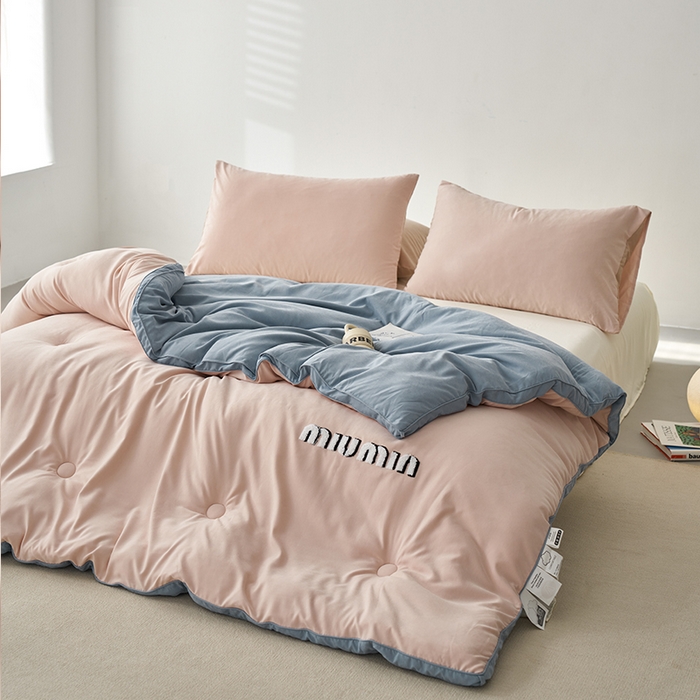 91家纺网 家纺一手货源 找家纺 荔禾家居 2023新款A类毛巾绣多巴胺系大豆被冬被 白桃乌龙