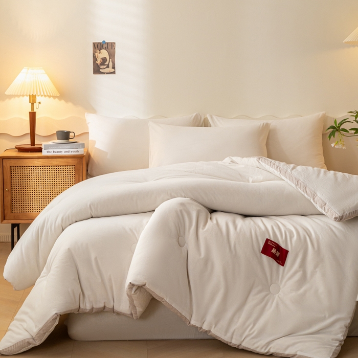 91家纺网 家纺一手货源 找家纺 荔禾家居 2023新款A类无印贴标款大豆冬被被子被芯 象牙白