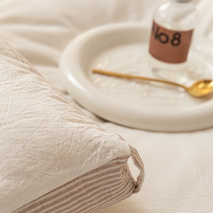 91家纺网 家纺一手货源 找家纺 荔禾家居 2023新款A类无印贴标款大豆冬被被子被芯 象牙白