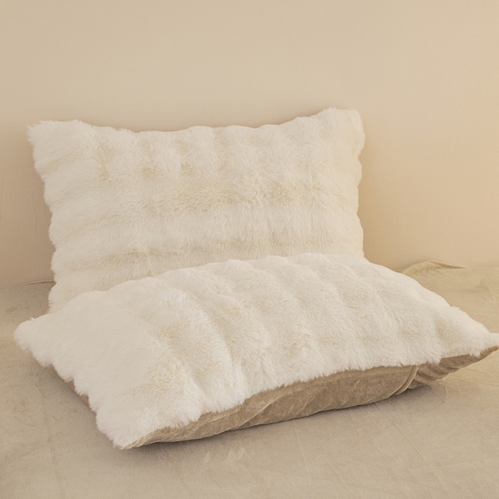 91家纺网 家纺一手货源 找家纺 新月家纺（锦威郎） 2023新款AB面泡泡兔兔绒皮草四件套 奶昔白