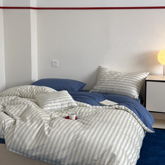 91家纺网 家纺一手货源 找家纺 时年 2023新款100支数码印花条纹四件套 复古米月