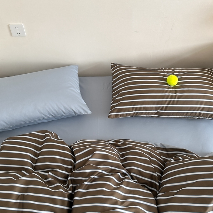 91家纺网 家纺一手货源 找家纺 时年 2023新款100支数码印花条纹四件套 复古摩卡