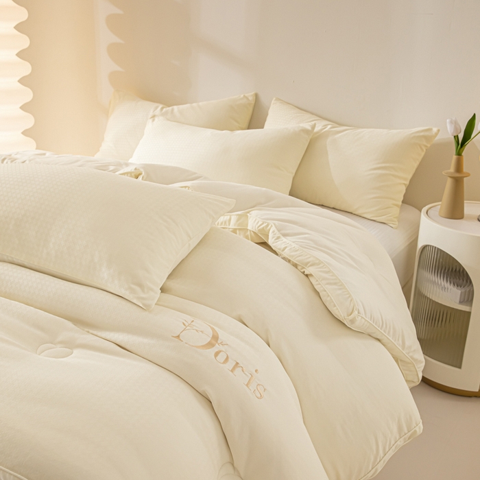 91家纺网 家纺一手货源 找家纺 荔禾家居 2023新款千鸟格提花刺绣款大豆被冬被被子被芯 皓月白