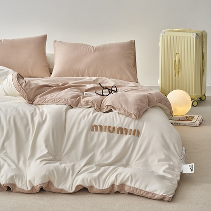 91家纺网 家纺一手货源 找家纺 （总）荔禾家居 2023新款A类毛巾绣多巴胺系大豆被冬被