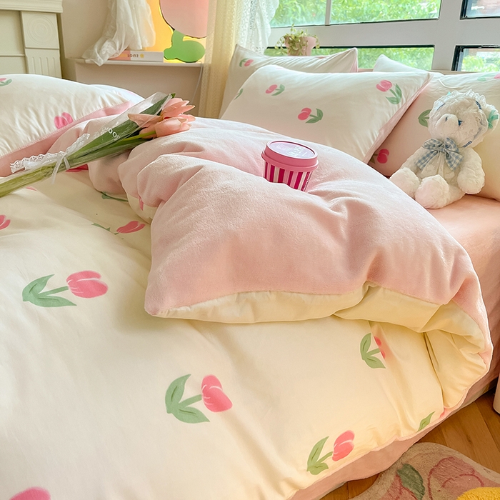 91家纺网 家纺一手货源 找家纺 麦伦家居 2023新款秋冬多功能床品全棉加牛奶绒单被套 粉色郁金香