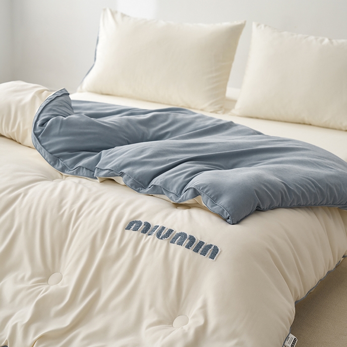 91家纺网 家纺一手货源 找家纺 荔禾家居 2023新款A类毛巾绣多巴胺系大豆被冬被 卡布里蓝