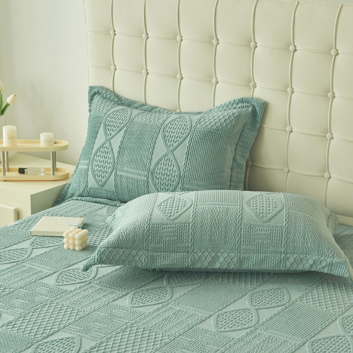 91家纺网 家纺一手货源 找家纺 吾诺家居 2023新款230克立体雕花牛奶绒床笠 毛衣-湖绿