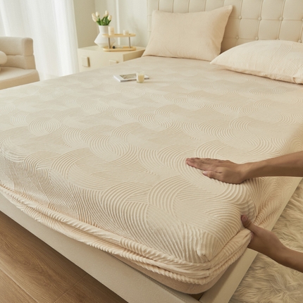 91家纺网 家纺一手货源 找家纺 （总）吾诺家居 2023新款230克立体雕花牛奶绒床笠