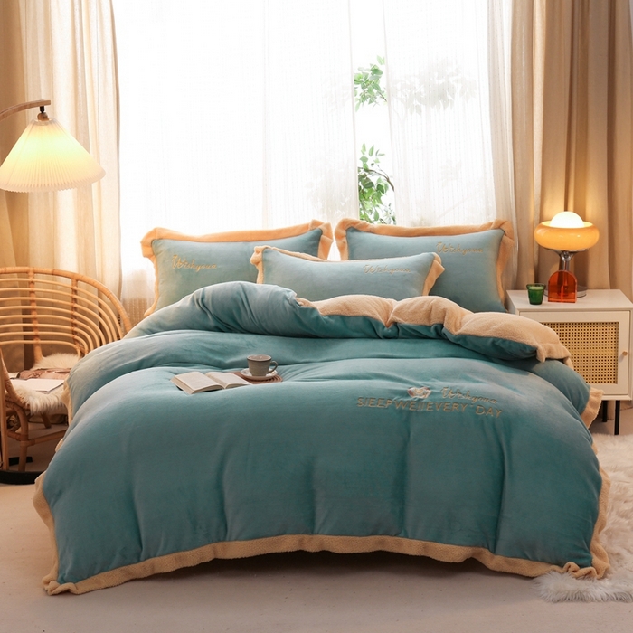 91家纺网 家纺一手货源 找家纺 啊雅家居 2026新款绣花牛奶绒加羊羔绒四件套 水绿加米黄