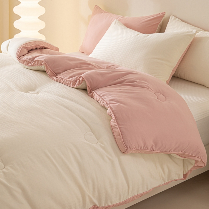 91家纺网 家纺一手货源 找家纺 荔禾家居 2023新款千鸟格提花刺绣款大豆被冬被被子被芯 樱花粉