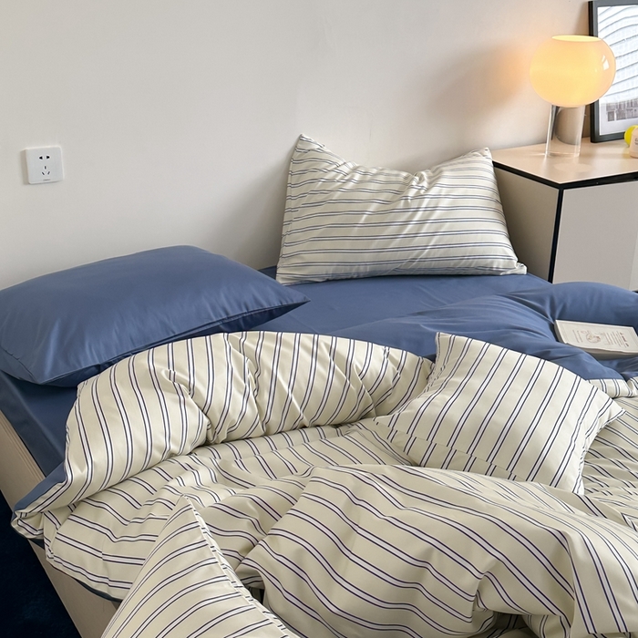 91家纺网 家纺一手货源 找家纺 时年 2023新款100支数码印花条纹四件套 复古米月