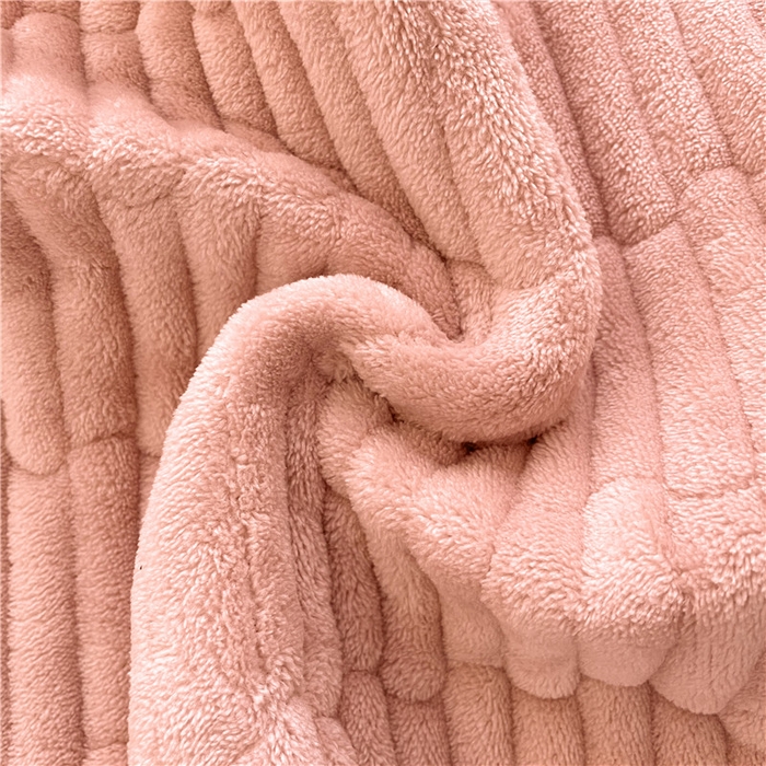 91家纺网 家纺一手货源 找家纺 喜居 2023新款纯色牛奶绒花边款床盖 粉豆沙