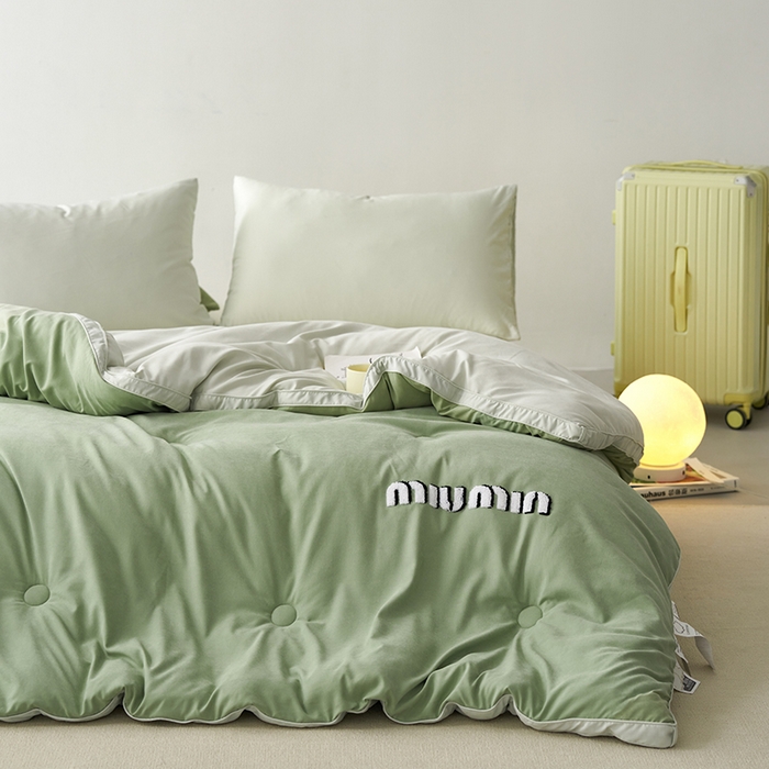 91家纺网 家纺一手货源 找家纺 荔禾家居 2023新款A类毛巾绣多巴胺系大豆被冬被 绿野仙踪