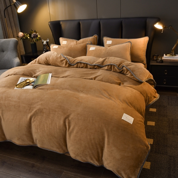 91家纺网 家纺一手货源 找家纺 啊雅家居 2026新款纯色包边双面牛奶绒四件套 包咖色