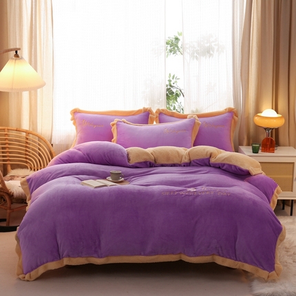 91家纺网 家纺一手货源 找家纺 啊雅家居 2026新款绣花牛奶绒加羊羔绒四件套 紫色加米黄