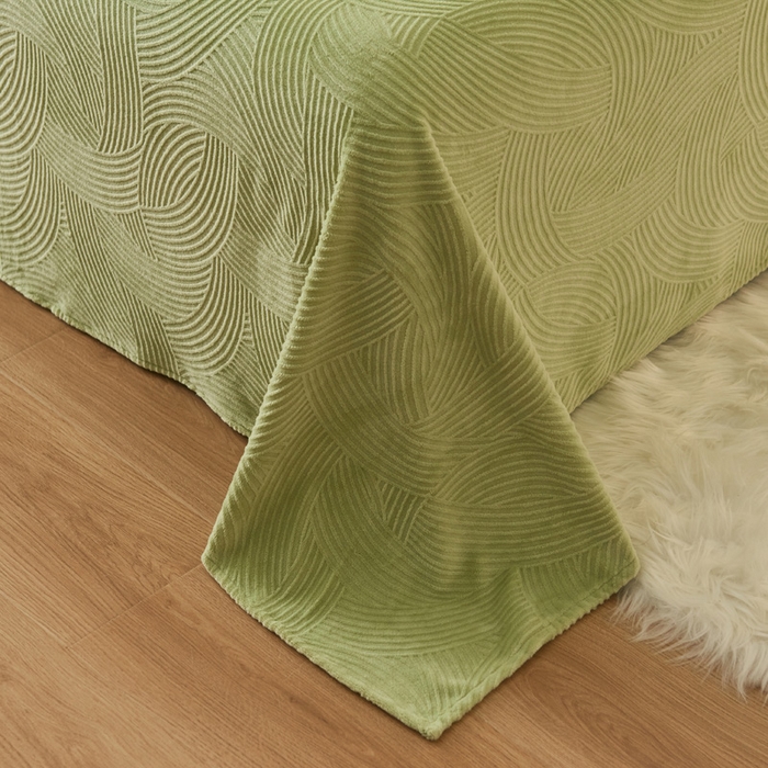 91家纺网 家纺一手货源 找家纺 吾诺家居 2023新款230克立体雕花牛奶绒床单可配三件套 线条-绿