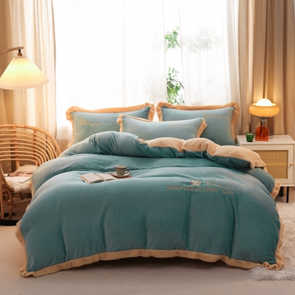91家纺网 家纺一手货源 找家纺 啊雅家居 2026新款绣花牛奶绒加羊羔绒四件套 水绿加米黄
