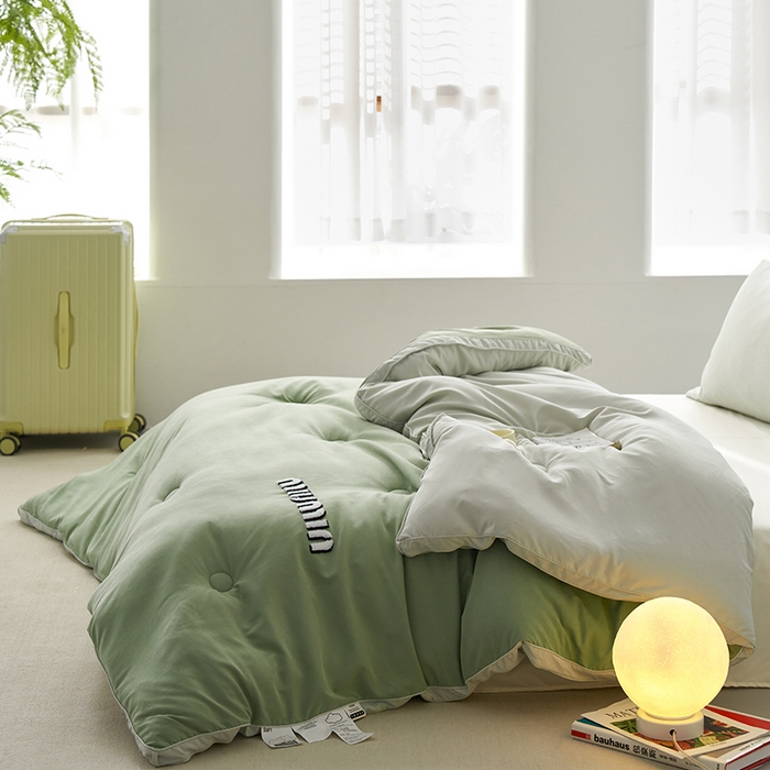 91家纺网 家纺一手货源 找家纺 荔禾家居 2023新款A类毛巾绣多巴胺系大豆被冬被 绿野仙踪