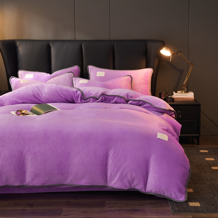 91家纺网 家纺一手货源 找家纺 啊雅家居 2026新款纯色包边双面牛奶绒四件套 包紫色