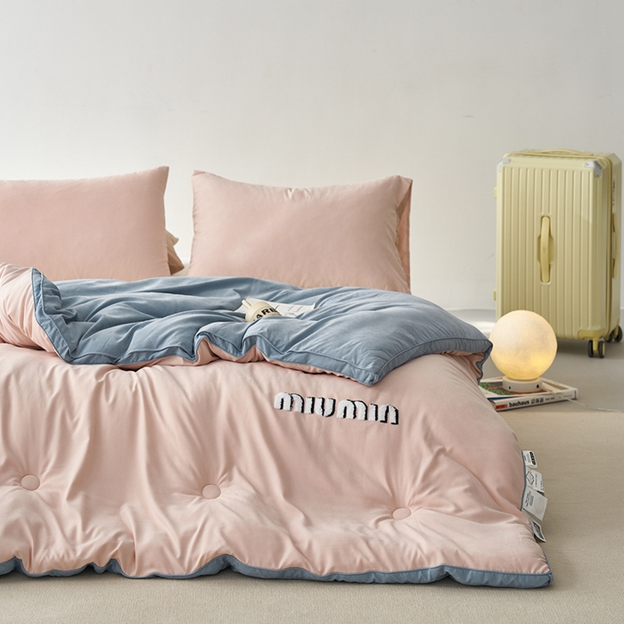 91家纺网 家纺一手货源 找家纺 荔禾家居 2023新款A类毛巾绣多巴胺系大豆被冬被 白桃乌龙