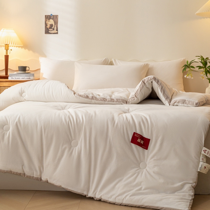 91家纺网 家纺一手货源 找家纺 荔禾家居 2023新款A类无印贴标款大豆冬被被子被芯 象牙白