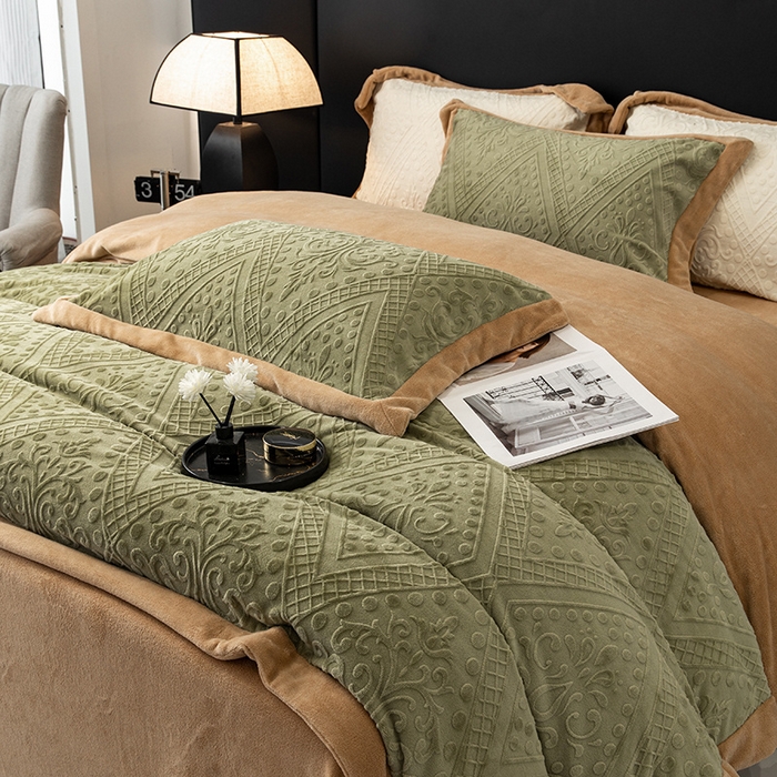 91家纺网 家纺一手货源 找家纺 懒猫家纺 2024新款烂花牛奶绒四件套 米亚-松绿