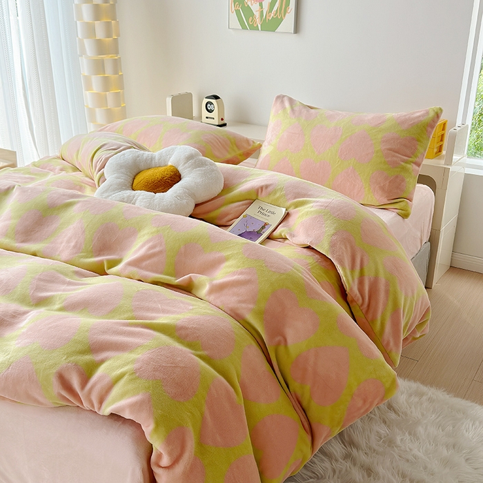 91家纺网 家纺一手货源 找家纺 怡家居 2023新款高克重牛奶绒印花四件套 心墙