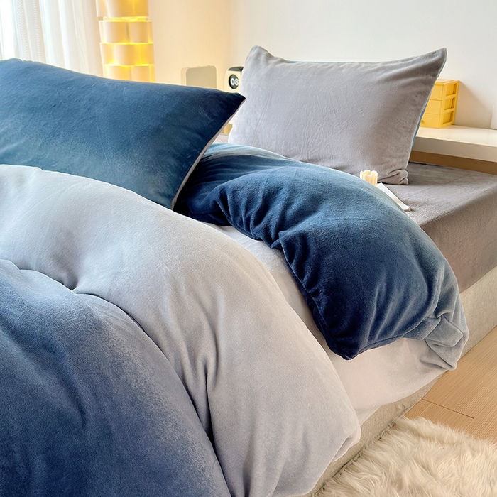 91家纺网 家纺一手货源 找家纺 怡家居 2023新款高克重牛奶绒印花四件套 蔚蓝