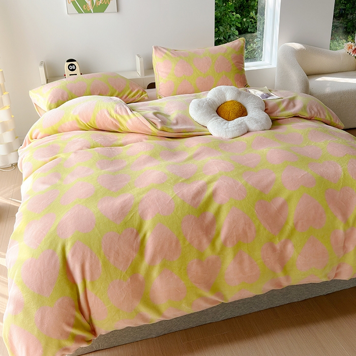 91家纺网 家纺一手货源 找家纺 怡家居 2023新款高克重牛奶绒印花四件套 心墙