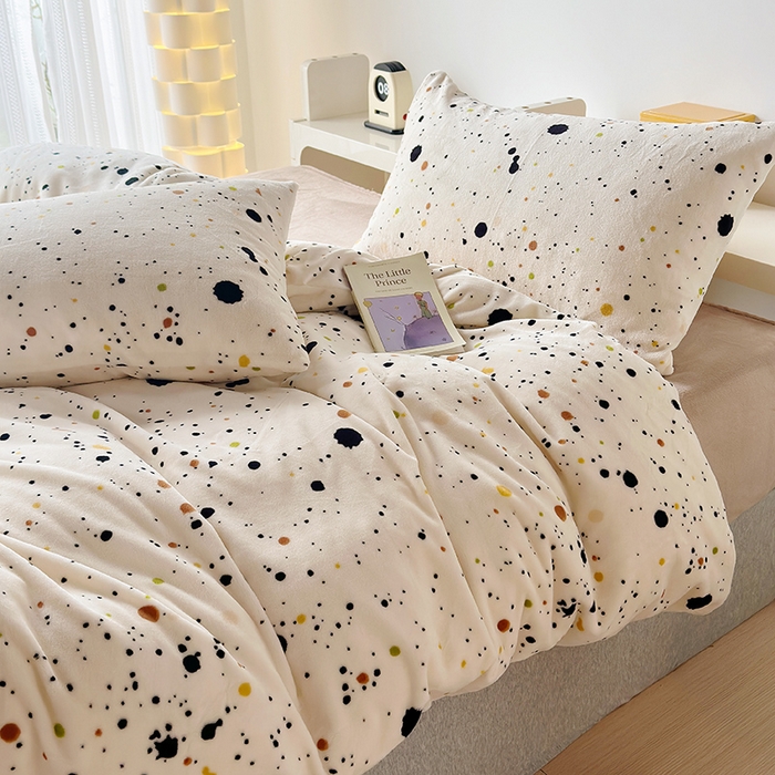 91家纺网 家纺一手货源 找家纺 怡家居 2023新款高克重牛奶绒印花四件套 点点