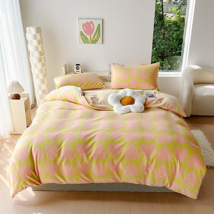 91家纺网 家纺一手货源 找家纺 怡家居 2023新款高克重牛奶绒印花四件套 心墙