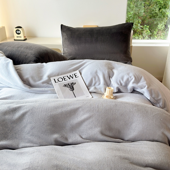 91家纺网 家纺一手货源 找家纺 怡家居 2023新款高克重牛奶绒印花四件套 暮雪