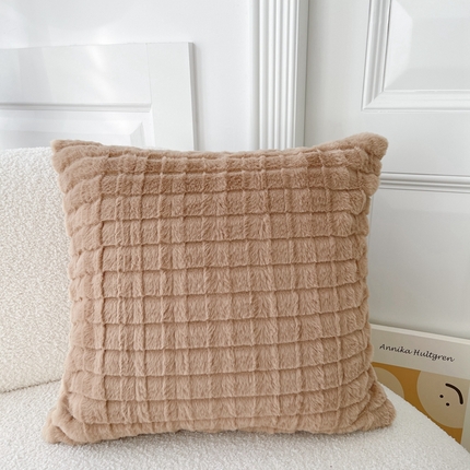 91家纺网 家纺一手货源 找家纺 美茉家居 2023新款獭兔毛方垫 棕咖色