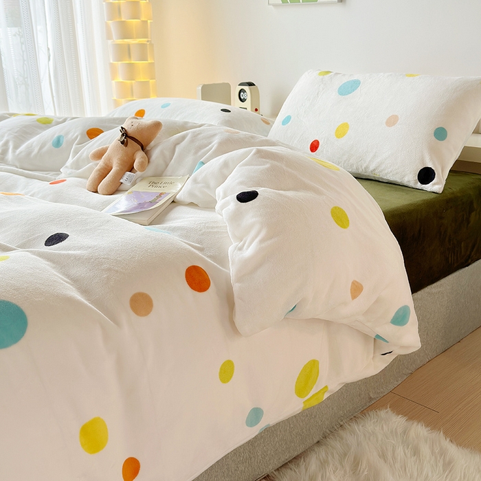 91家纺网 家纺一手货源 找家纺 怡家居 2023新款高克重牛奶绒印花四件套 甜圈