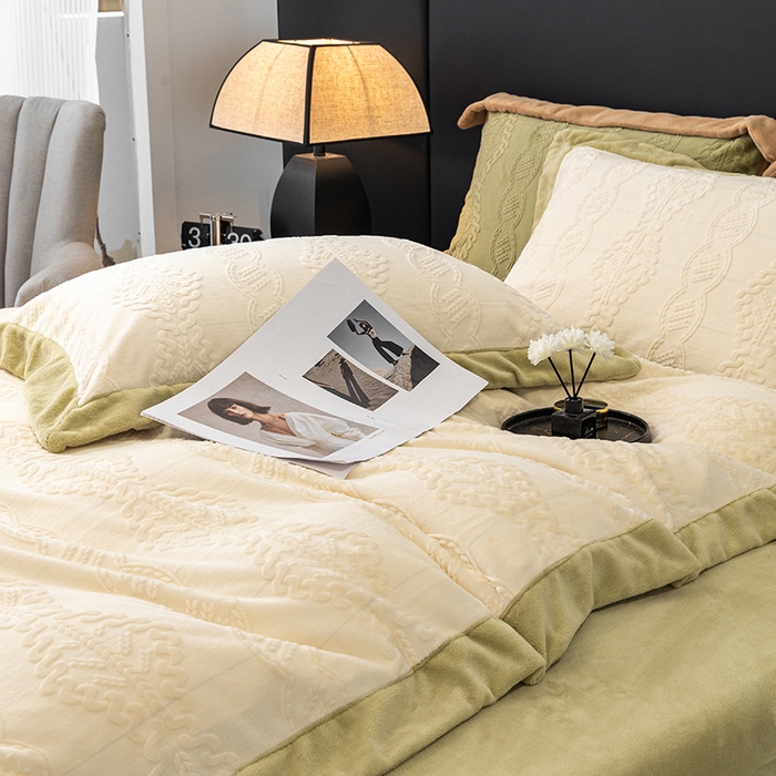 91家纺网 家纺一手货源 找家纺 懒猫家纺 2024新款烂花牛奶绒四件套 莫利-米白