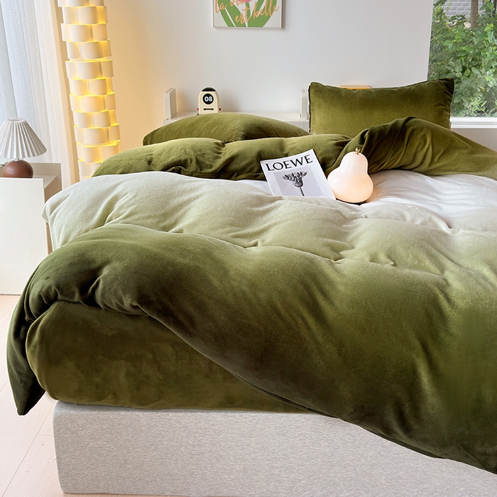 91家纺网 家纺一手货源 找家纺 怡家居 2023新款高克重牛奶绒印花四件套 森绿