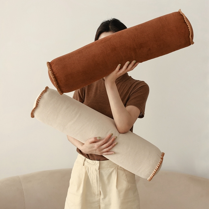 91家纺网 家纺一手货源 找家纺 （总）美茉家居 2023新款灯芯绒贝壳边糖果枕