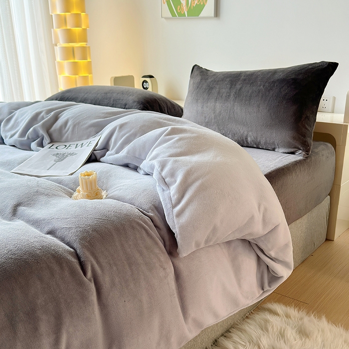 91家纺网 家纺一手货源 找家纺 怡家居 2023新款高克重牛奶绒印花四件套 暮雪