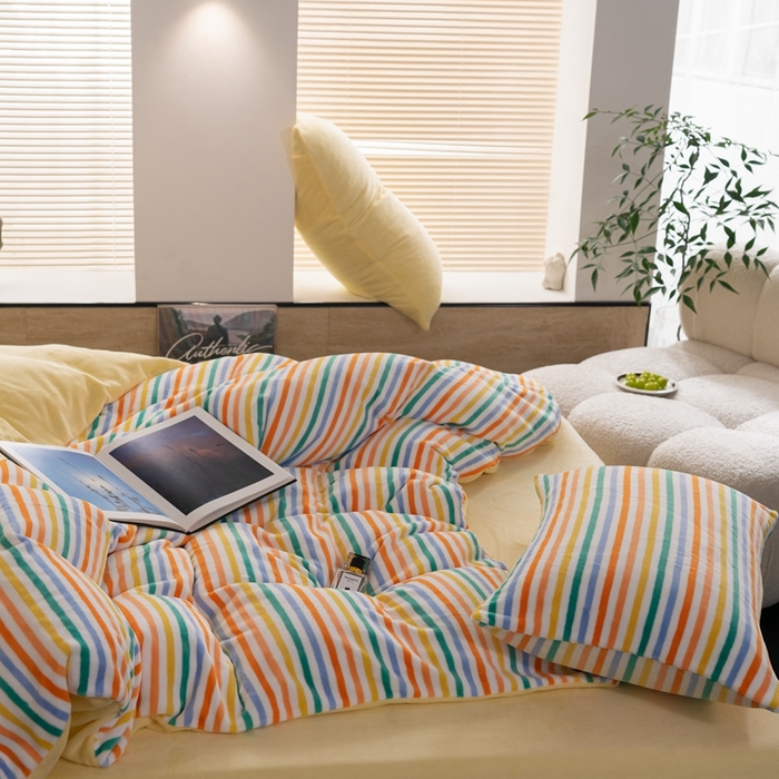 91家纺网 家纺一手货源 找家纺 洋铭区（原狠狠爱） 2023新款ab版牛奶绒绒糖果彩条四件套 糖果彩虹条