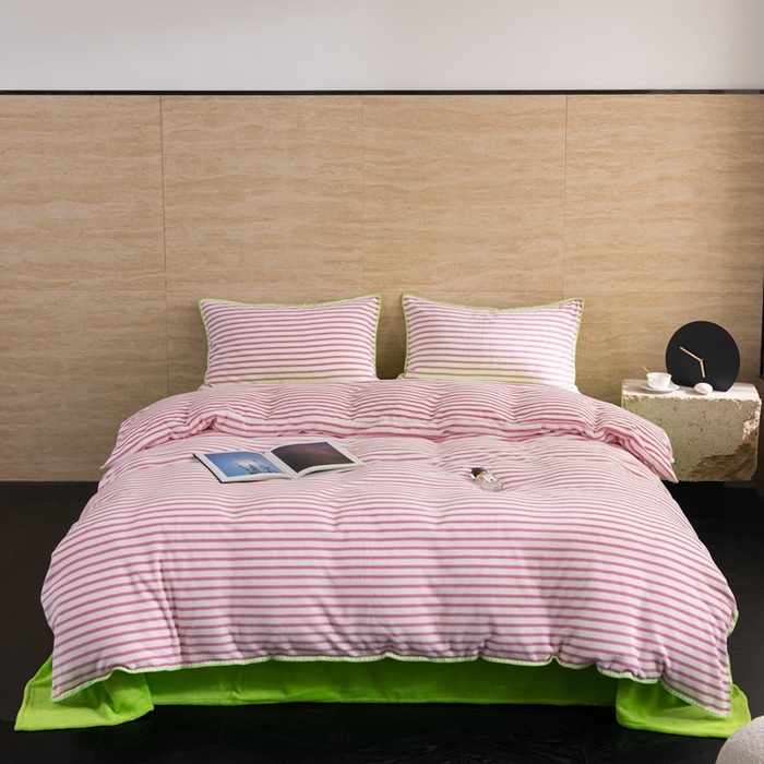 91家纺网 家纺一手货源 找家纺 （总）洋铭区（原狠狠爱） 2023新款ab版牛奶绒心动系列条纹四件套