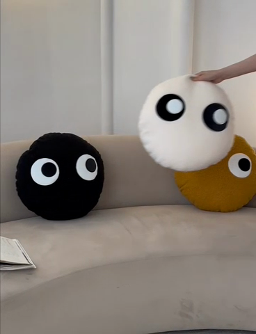 91家纺网 家纺一手货源 找家纺 （总）美茉家居 2023新款炯炯大眼抱枕