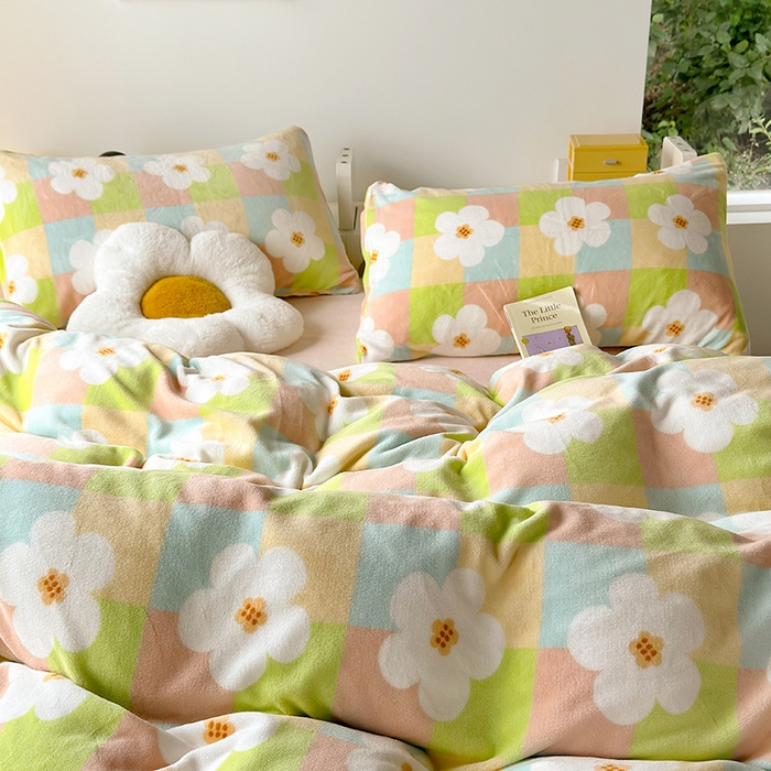 91家纺网 家纺一手货源 找家纺 怡家居 2023新款高克重牛奶绒印花四件套 繁花