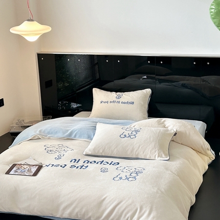 91家纺网 家纺一手货源 找家纺 （总）圆岛家纺 2023新款比熊小狗秋冬牛奶绒保暖四件套