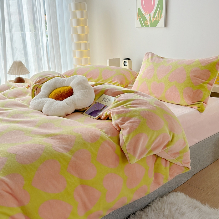 91家纺网 家纺一手货源 找家纺 怡家居 2023新款高克重牛奶绒印花四件套 心墙