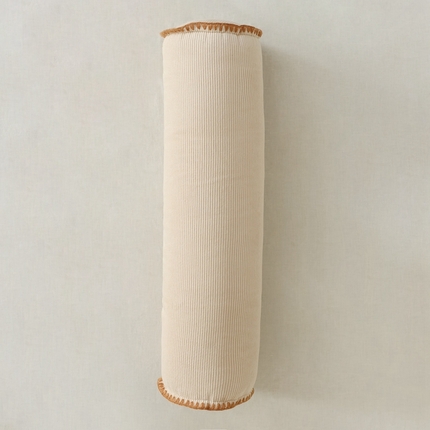 美茉家居 2023新款灯芯绒贝壳边糖果枕 米白