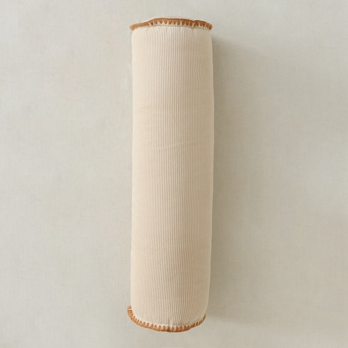 91家纺网 家纺一手货源 找家纺 美茉家居 2023新款灯芯绒贝壳边糖果枕 米白