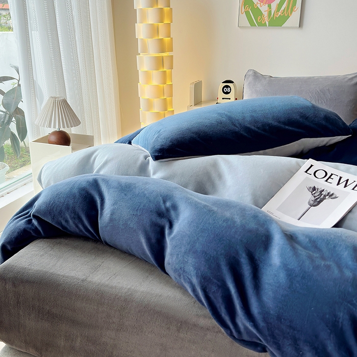 91家纺网 家纺一手货源 找家纺 怡家居 2023新款高克重牛奶绒印花四件套 蔚蓝