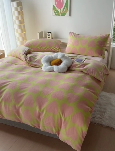 91家纺网 家纺一手货源 找家纺 怡家居 2023新款高克重牛奶绒印花四件套 心墙