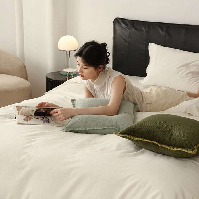 91家纺网 家纺一手货源 找家纺 （总）美茉家居 2023新款灯芯绒贝壳边抱枕