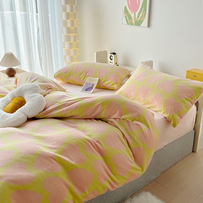 91家纺网 家纺一手货源 找家纺 怡家居 2023新款高克重牛奶绒印花四件套 心墙